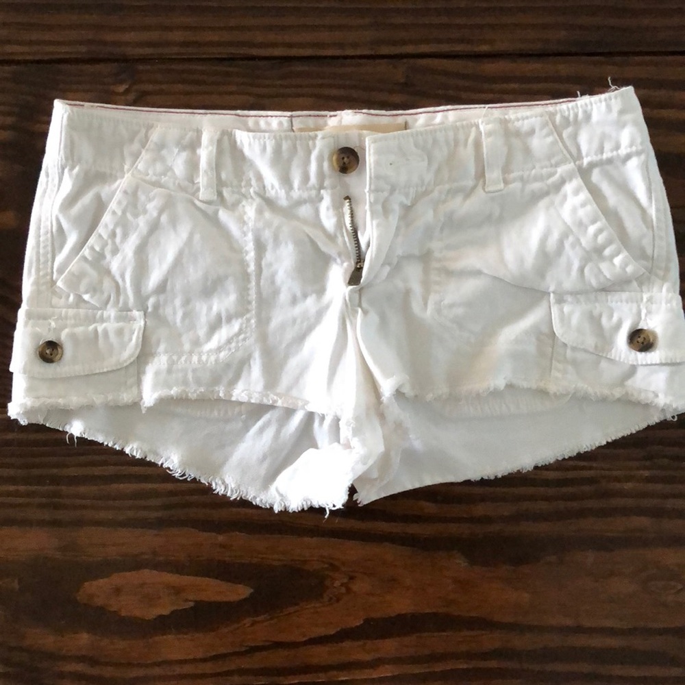 Hollister summertime shorts perfect for the beach!